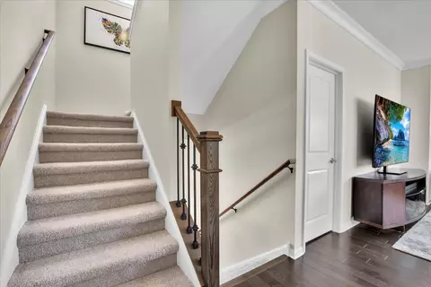 Entry Way - 300 Lexington Ln, Rolling Meadows, IL 60008 photo 1 of 3