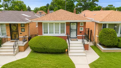View/Area - 10120 S Torrence Ave, Chicago, IL 60617 photo 2 of 4