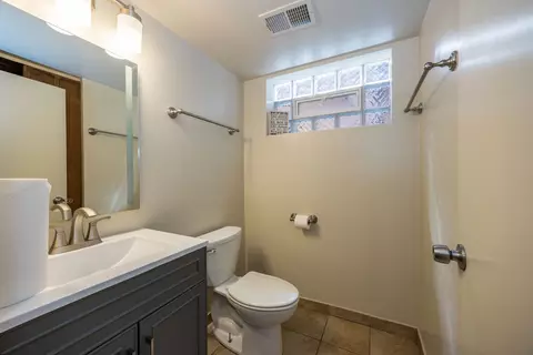Bath - 10120 S Torrence Ave, Chicago, IL 60617 photo 2 of 2