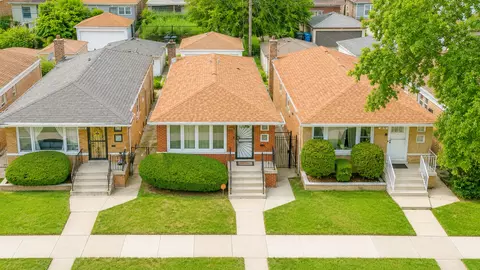 View/Area - 10120 S Torrence Ave, Chicago, IL 60617 photo 3 of 4