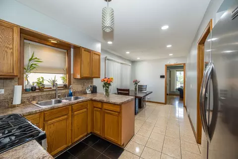 Kitchen - 10120 S Torrence Ave, Chicago, IL 60617 photo 2 of 2