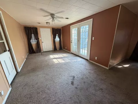 Living - 536 Dwight St, Kewanee, IL 61443 photo 5 of 5