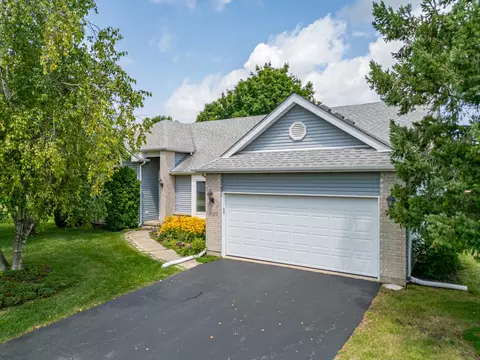 1020 Winslow Ave, Woodstock, IL 60098