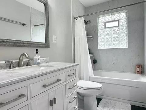 Bath - 1414 W Budd Blvd, Kankakee, IL 60901 photo 4 of 5