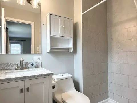 Bath - 1414 W Budd Blvd, Kankakee, IL 60901 photo 2 of 5