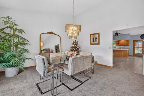 Dining - 9 Vale Ct, Moline, IL 61265 photo 1 of 3