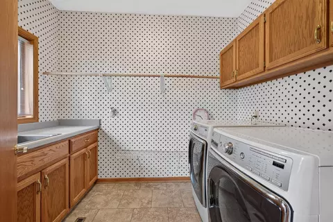 Other - 9 Vale Ct, Moline, IL 61265 photo 3 of 10