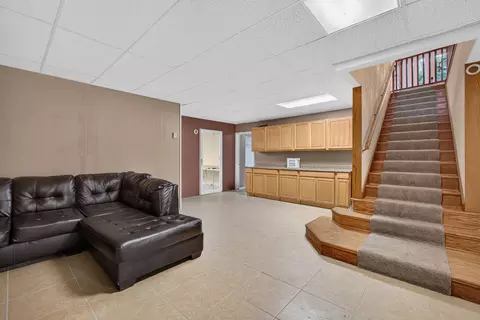 Entry Way - 9 Vale Ct, Moline, IL 61265 photo 4 of 4
