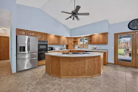 Kitchen - 9 Vale Ct, Moline, IL 61265 photo 1 of 6