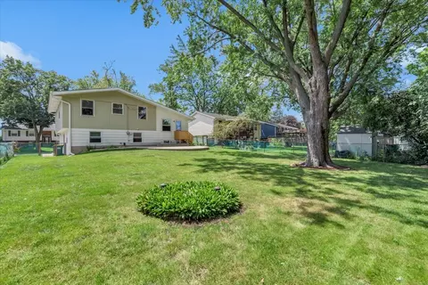 Exterior - 2308 Birch Ln, Rolling Meadows, IL 60008 photo 6 of 6