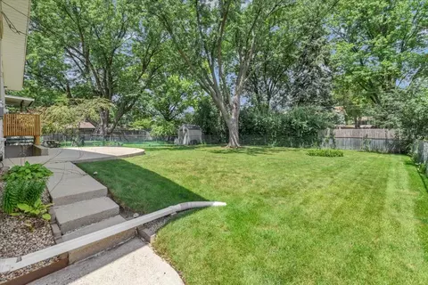 Exterior - 2308 Birch Ln, Rolling Meadows, IL 60008 photo 3 of 6