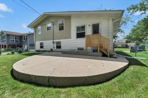 Exterior - 2308 Birch Ln, Rolling Meadows, IL 60008 photo 5 of 6