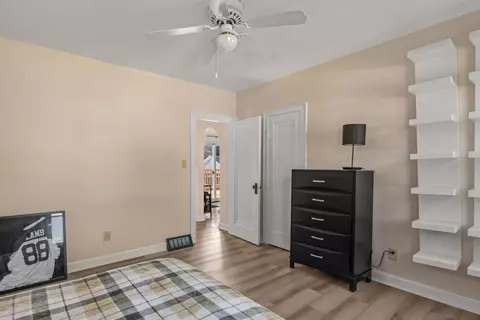 Bedroom - 2317 29th St, Moline, IL 61265 photo 2 of 4