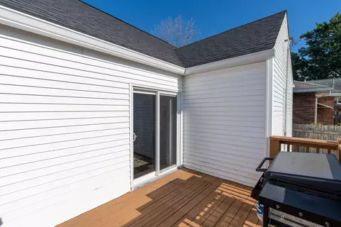 Exterior - 2317 29th St, Moline, IL 61265 photo 4 of 9