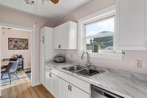 Kitchen - 2317 29th St, Moline, IL 61265 photo 3 of 4