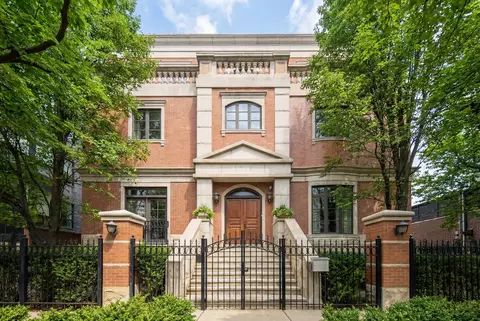 1718 W Wrightwood Ave, Chicago, IL 60614