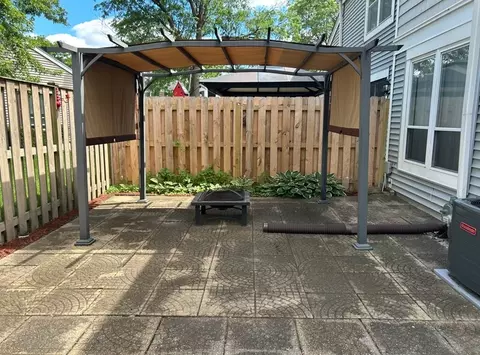 Exterior - 1929 Whitingham Ln, Hoffman Estates, IL 60169 photo 1 of 7