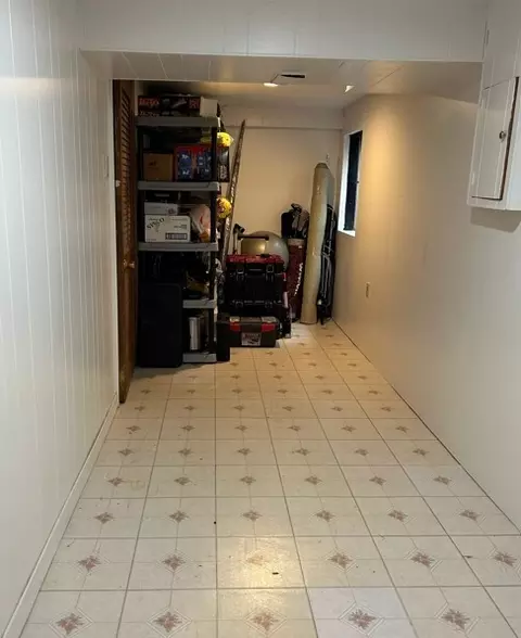 Entry Way - 1929 Whitingham Ln, Hoffman Estates, IL 60169 photo 6 of 6