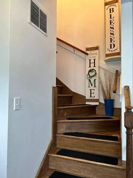 Entry Way - 1929 Whitingham Ln, Hoffman Estates, IL 60169 photo 2 of 6