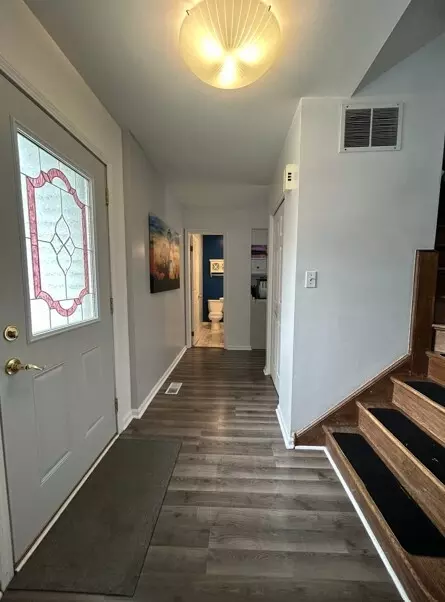 Entry Way - 1929 Whitingham Ln, Hoffman Estates, IL 60169 photo 1 of 6