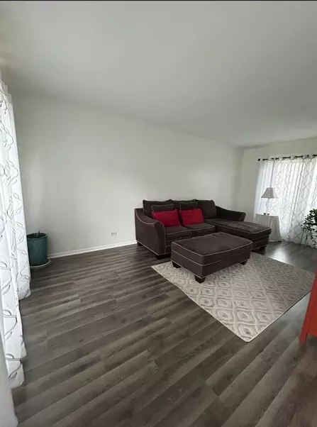 Living - 1929 Whitingham Ln, Hoffman Estates, IL 60169 photo 2 of 2