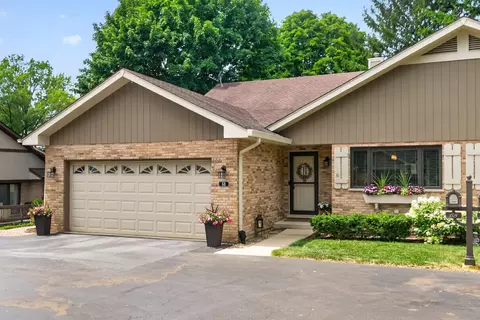 68 Chelsea St, Bloomingdale, IL 60108