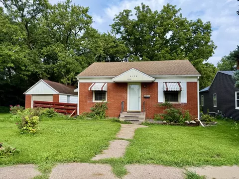 2172 Frisco Dr, Davenport, IA 52804