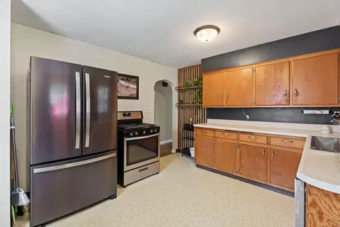 Kitchen - 1636 32nd St, Moline, IL 61265 photo 3 of 4