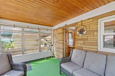 Exterior - 1636 32nd St, Moline, IL 61265 photo 5 of 10
