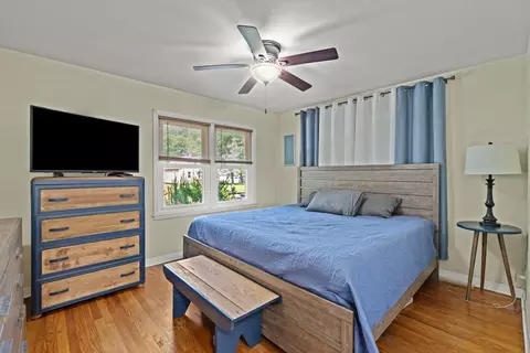 Bedroom - 1636 32nd St, Moline, IL 61265 photo 1 of 6