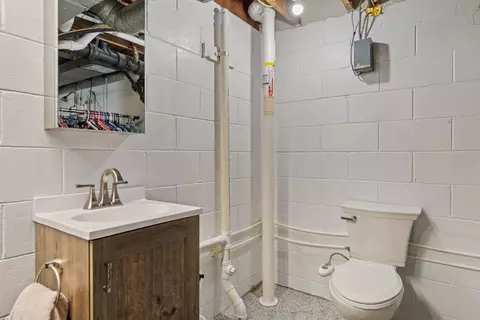 Bath - 1636 32nd St, Moline, IL 61265 photo 2 of 2