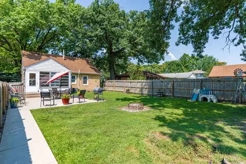 Exterior - 1636 32nd St, Moline, IL 61265 photo 10 of 10