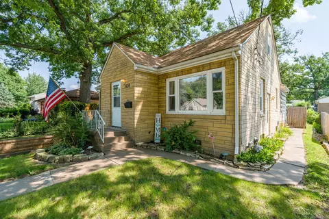 Exterior - 1636 32nd St, Moline, IL 61265 photo 3 of 10
