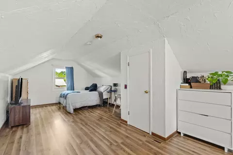 Bedroom - 1636 32nd St, Moline, IL 61265 photo 5 of 6