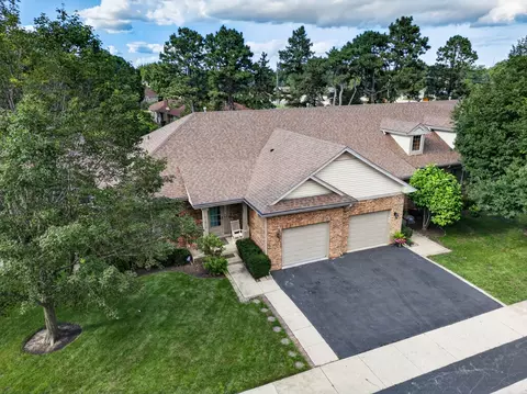 View/Area - 3932 Balmoral Ct, Rolling Meadows, IL 60008 photo 1 of 4