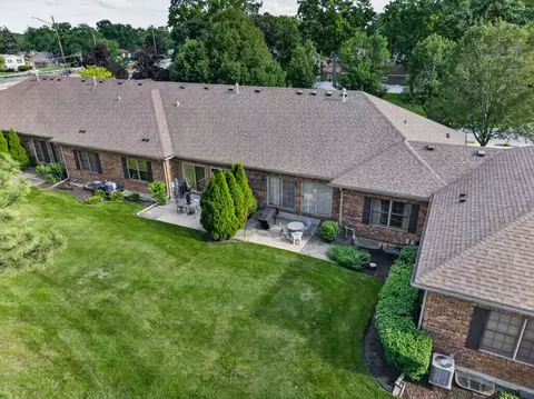 Exterior - 3932 Balmoral Ct, Rolling Meadows, IL 60008 photo 6 of 7