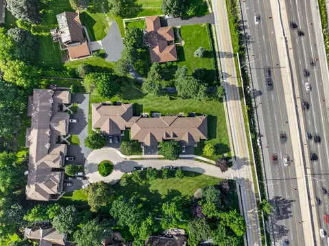 View/Area - 3932 Balmoral Ct, Rolling Meadows, IL 60008 photo 2 of 4