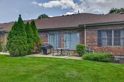 Exterior - 3932 Balmoral Ct, Rolling Meadows, IL 60008 photo 4 of 7