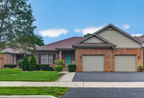 Exterior - 3932 Balmoral Ct, Rolling Meadows, IL 60008 photo 2 of 7
