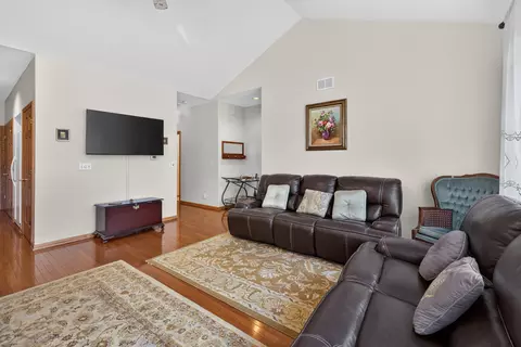 Living - 3932 Balmoral Ct, Rolling Meadows, IL 60008 photo 1 of 2