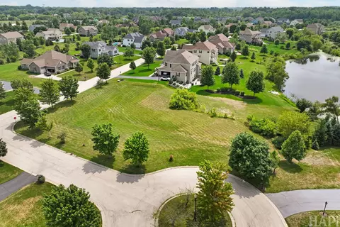 6605 Woodland Hills Dr, Lakewood, IL 60014
