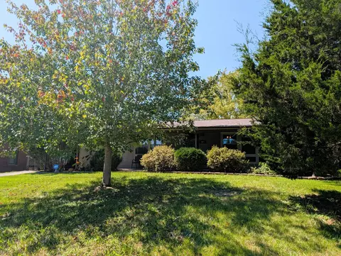 Exterior - 109 Belcher St, Anna, IL 62906 photo 2 of 9