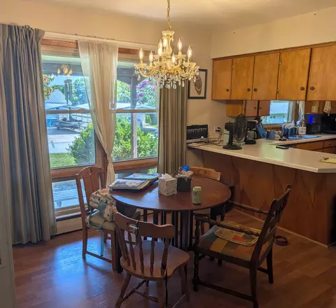 Dining - 109 Belcher St, Anna, IL 62906 photo 2 of 2