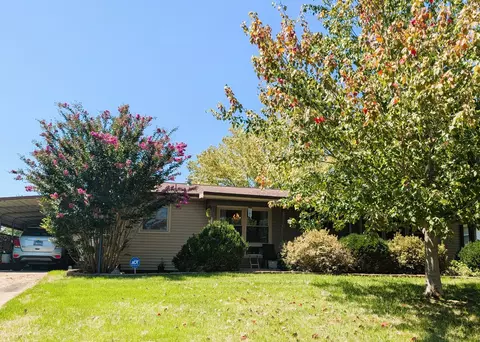 Exterior - 109 Belcher St, Anna, IL 62906 photo 3 of 9