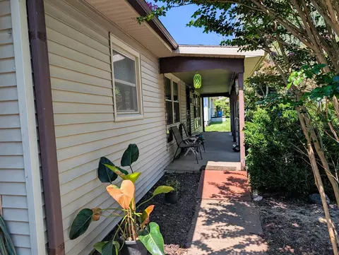 Exterior - 109 Belcher St, Anna, IL 62906 photo 5 of 9