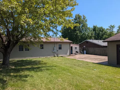 Exterior - 109 Belcher St, Anna, IL 62906 photo 6 of 9
