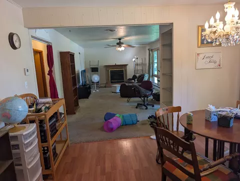 Living - 109 Belcher St, Anna, IL 62906 photo 1 of 3