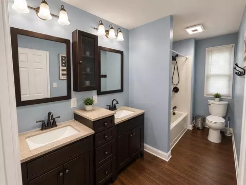 Bath - 2325 County Road 975 E, Rinard, IL 62878 photo 3 of 5