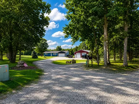 Exterior - 2325 County Road 975 E, Rinard, IL 62878 photo 1 of 11