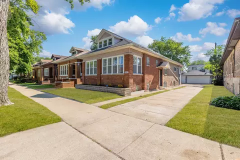 8025 S Euclid Ave, Chicago, IL 60617